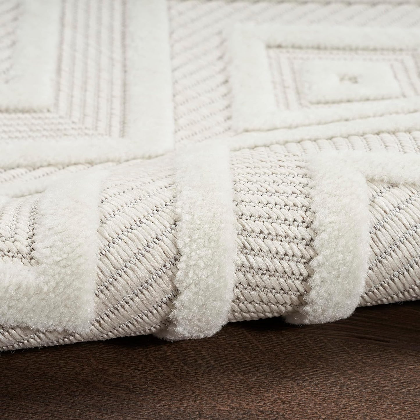 Durable Indoor/Outdoor Area Rug – Soft & Versatile
