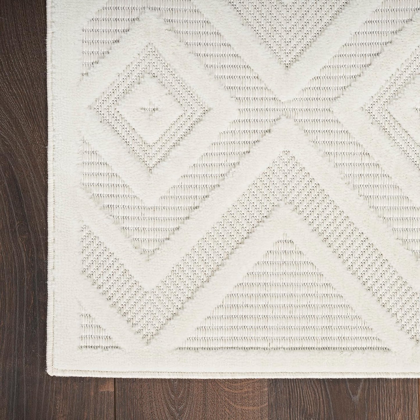 Durable Indoor/Outdoor Area Rug – Soft & Versatile